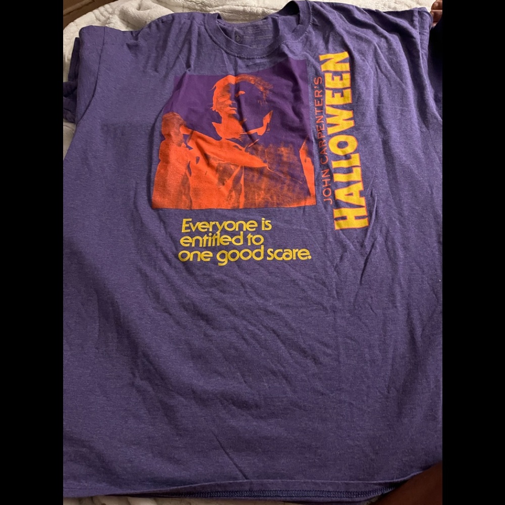 Halloween tee in the color prime size X-Large